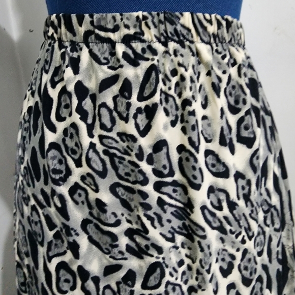 Snow Leopard Animal Print Skirt Double Ruffle Hem - Picture 3 of 7